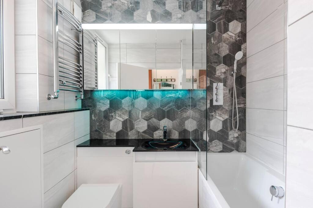 The Clarence, Central London Apartment W/ Wifi エクステリア 写真